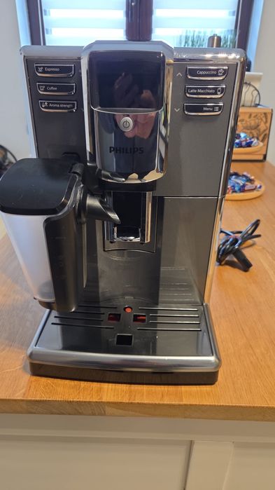 Vând Espressor Philips seria 5000