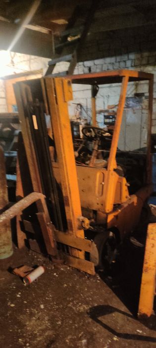 Погрузчик Балкан кара