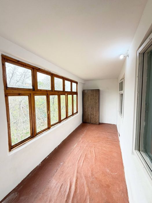 Срочно Продаеться 2-ком квартира городе Чирчике районе 3-микрарайоне