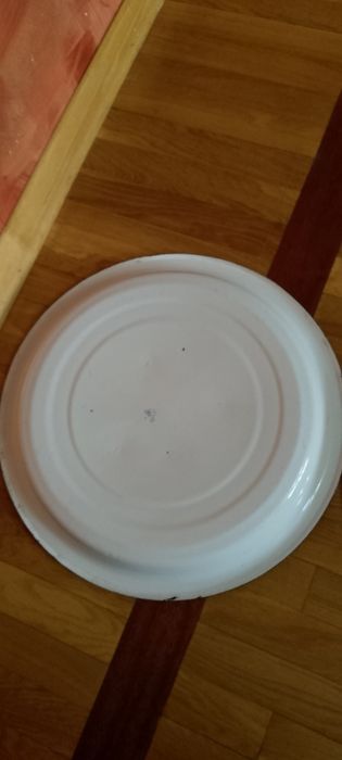 Советское эмалированное блюдо.