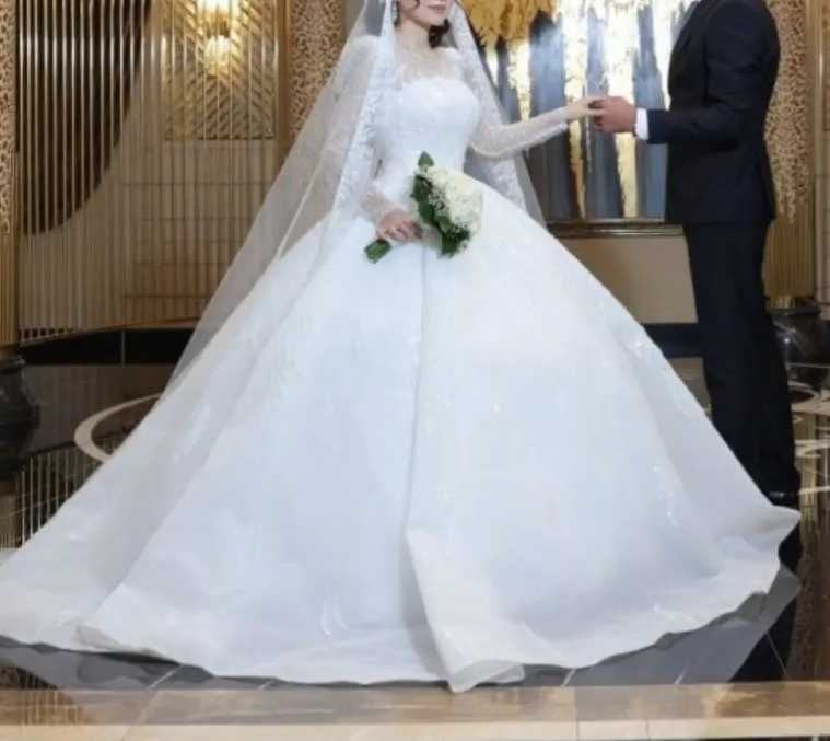 Продаются свадебные платья (можно под бизнес и для свадебных салонов)