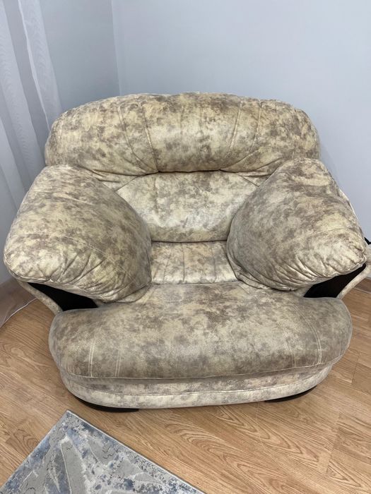 Продается диван и креслы