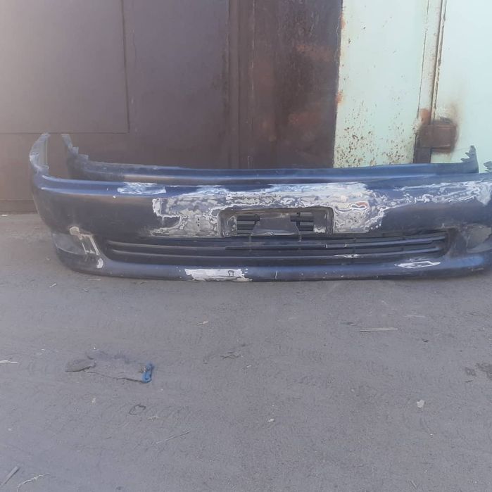 Бампер на тоету cresta90