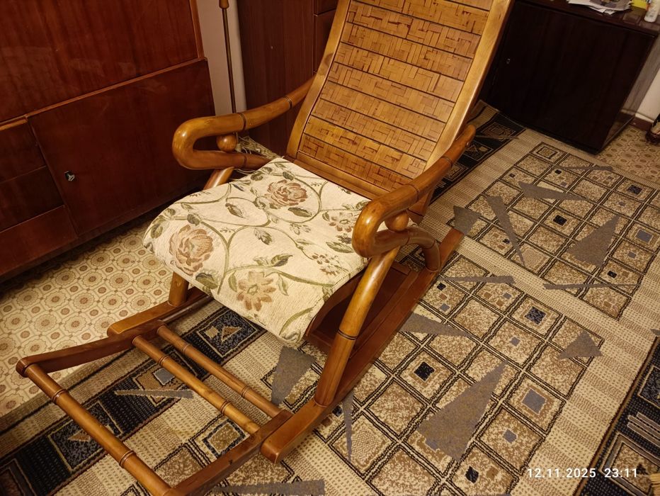 Кресло-каталка деревянная