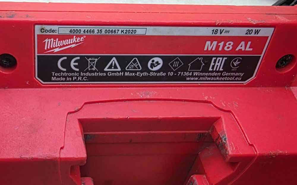 Milwaukee M18 proiector led