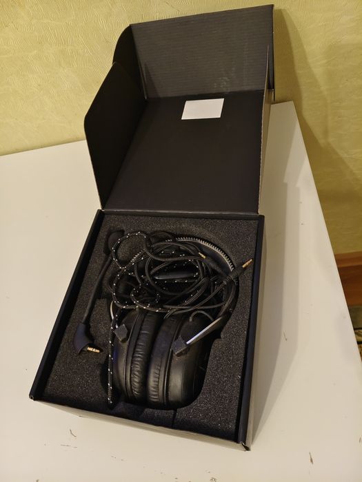 Проводные наушники