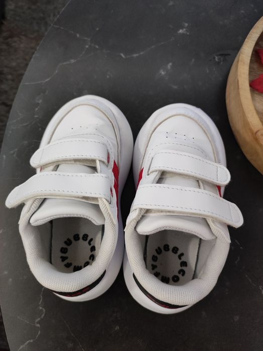 Маратонки ADIDAS