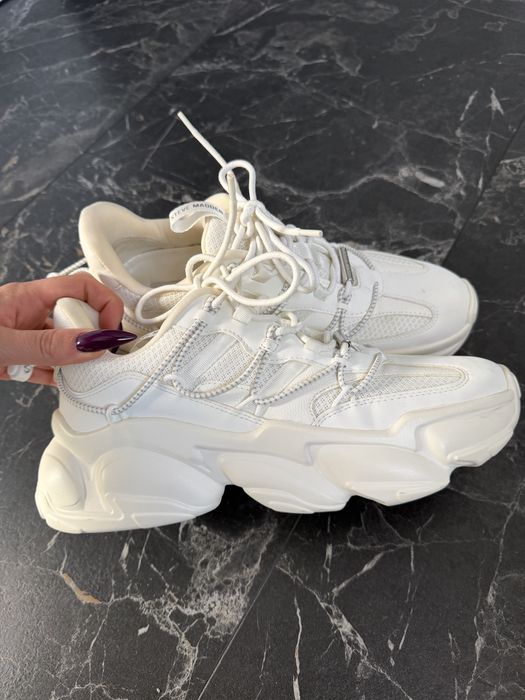 Steve Madden Spectator