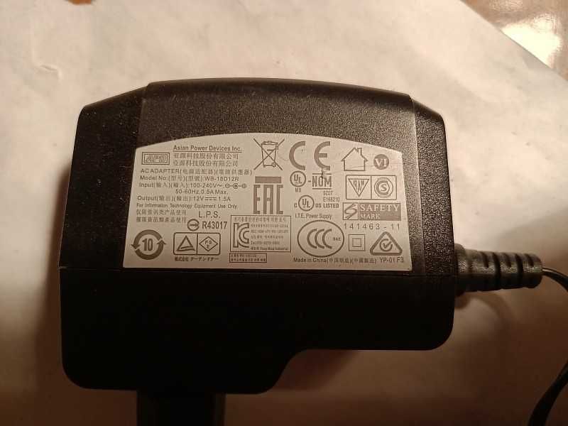 Продам адаптер питания (WB-18D12R).