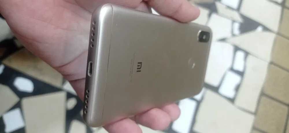 Redmi 6 Pro Xolati yaxshi Srochno 450 ming