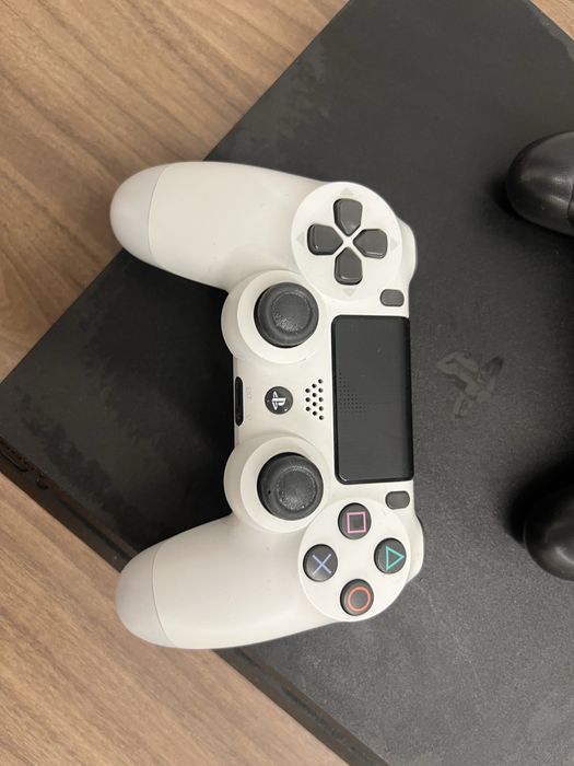 PS 4 продаю срочно