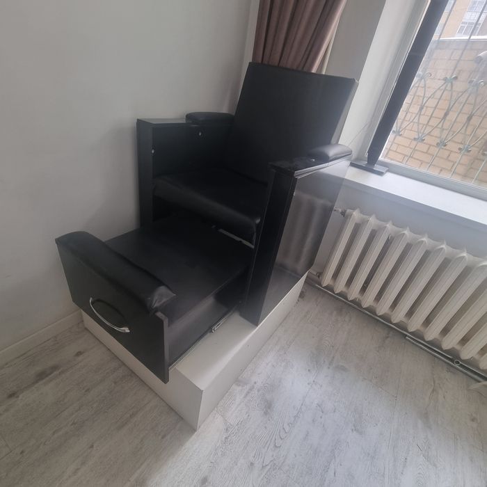 Продам кресло педекюрный парикмахера и стерилизатор