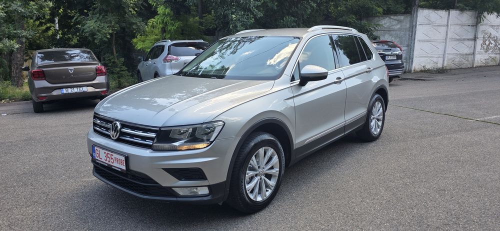 VOLKSWAGEN Tiguan