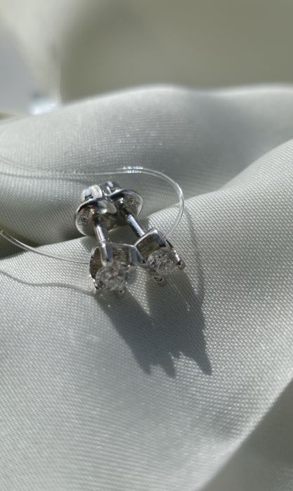 Пусеты с бриллиантами новые