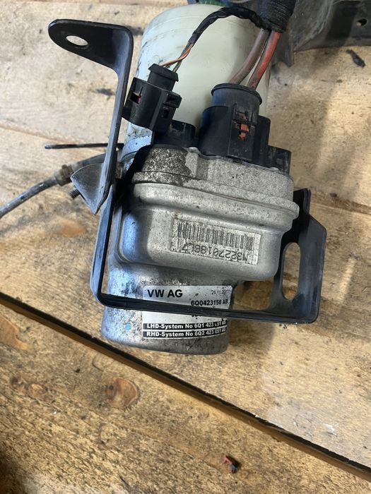 Vand pompa servodirectie TRW VW Polo 9N, Fabia