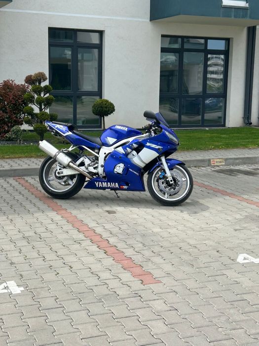 Motocicleta Yamaha R6