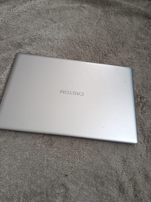 Ноутбук Castom .
