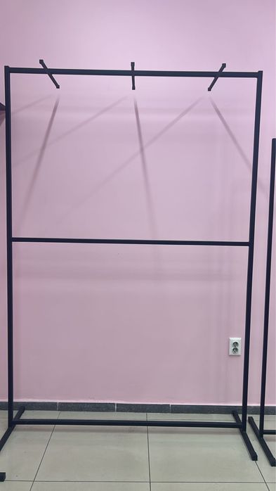 Продается стойки для одежды