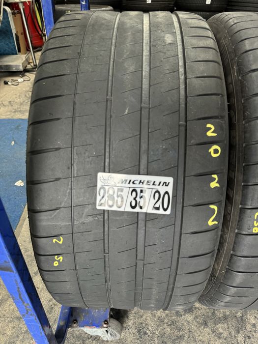 285/35/20 Michelin
