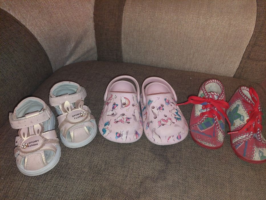 Обувь детская разная