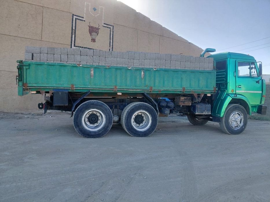 Kamaz ishlab turgan