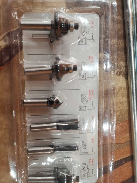 НОВА Parkside Оберфреза 1200W за дърво пластамас и метали  6бр.Фрези