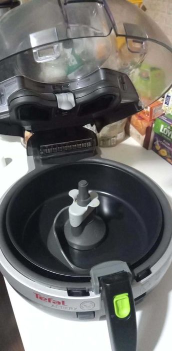 Friteuza cu aer cald Tefal Actifry