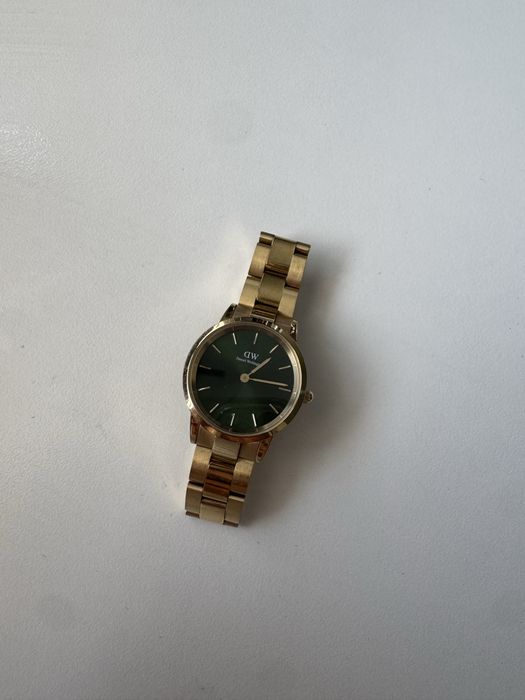 Златен часовник Daniel Wellington