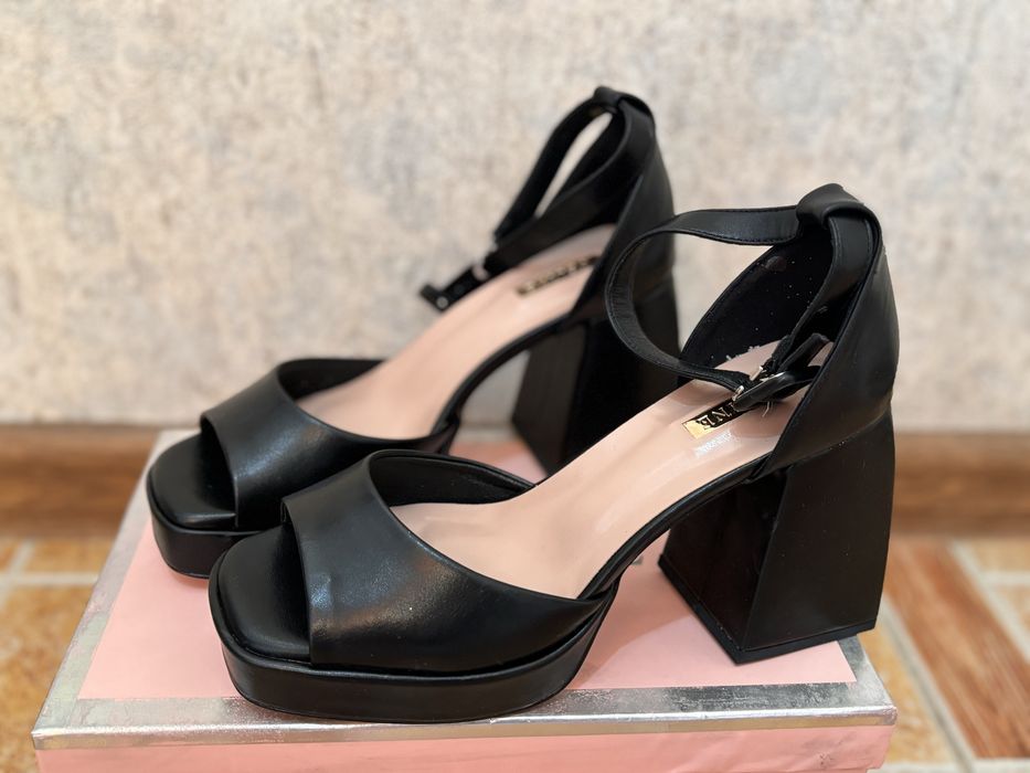 Босоножка 5000тг