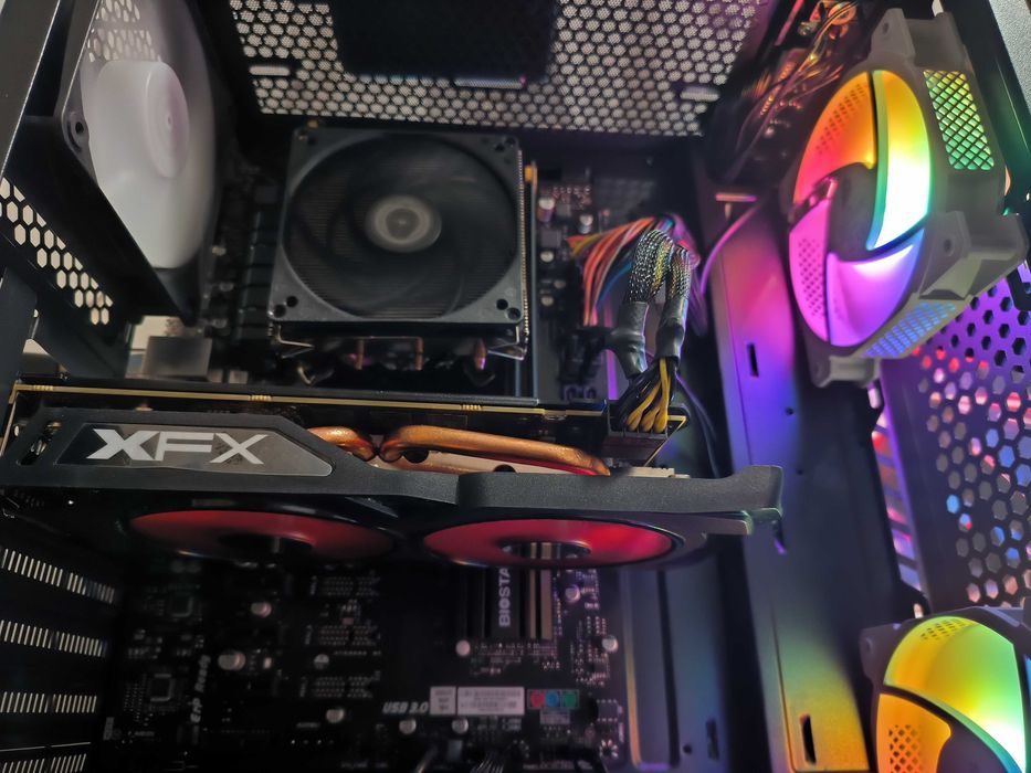 PC Unitate GAMING i7 7700 4.20Ghz/RX570 8GB GDDR5/16GB DDR4/SSD GTA V