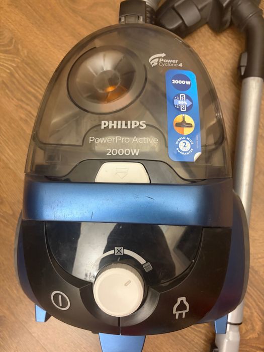 Пылесос. PHILIPS. Мощный