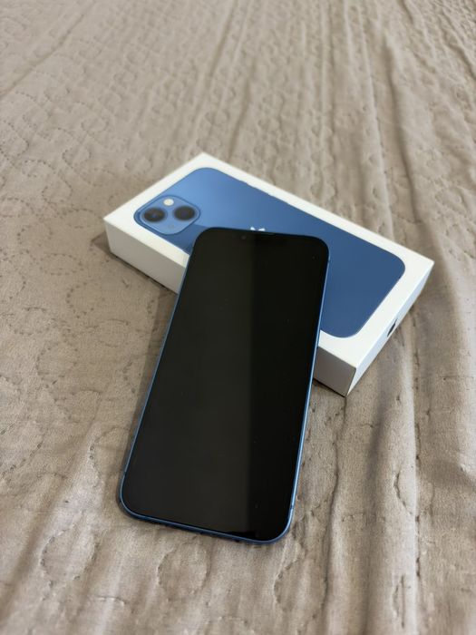 iPhone 13 – 128 GB – много добро състояние + 3 калъфа