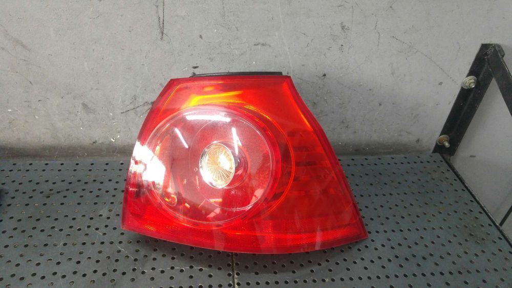 Stop tripla lampa dreapta aripa vw golf 5 1k1 1k6945096n