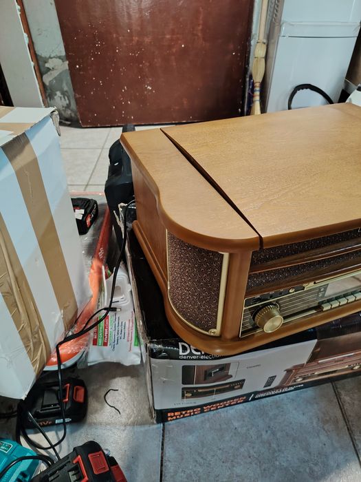 Музикалната система Denver MRD-51 в ретро дизайн