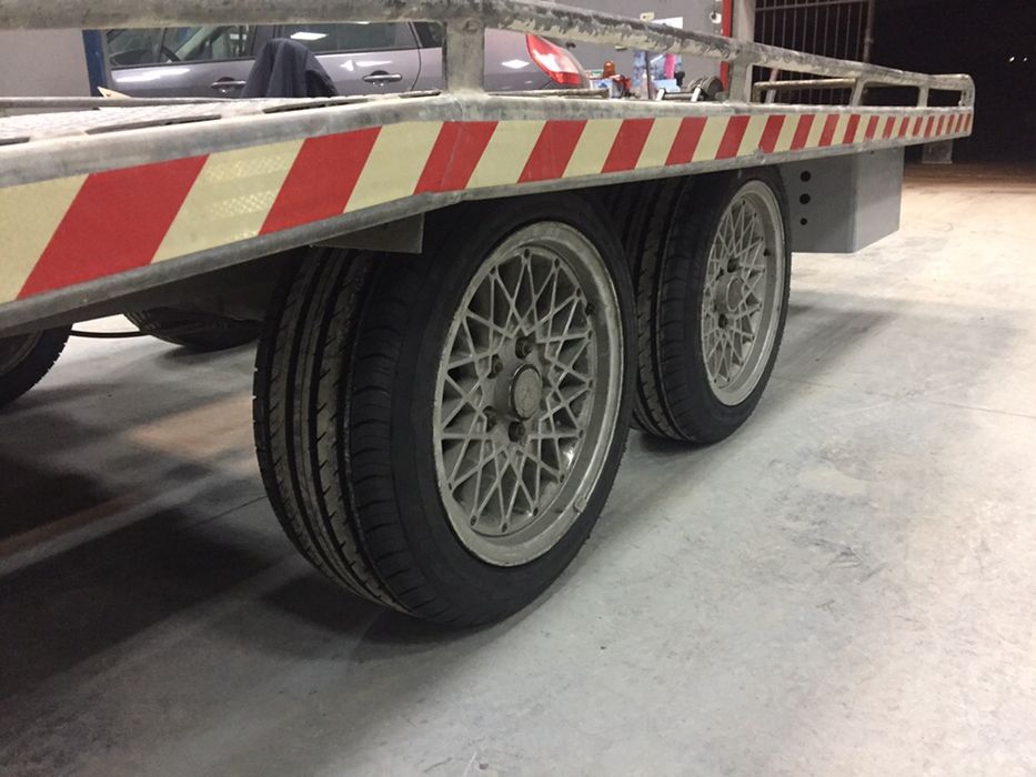 Продавам авто платформа