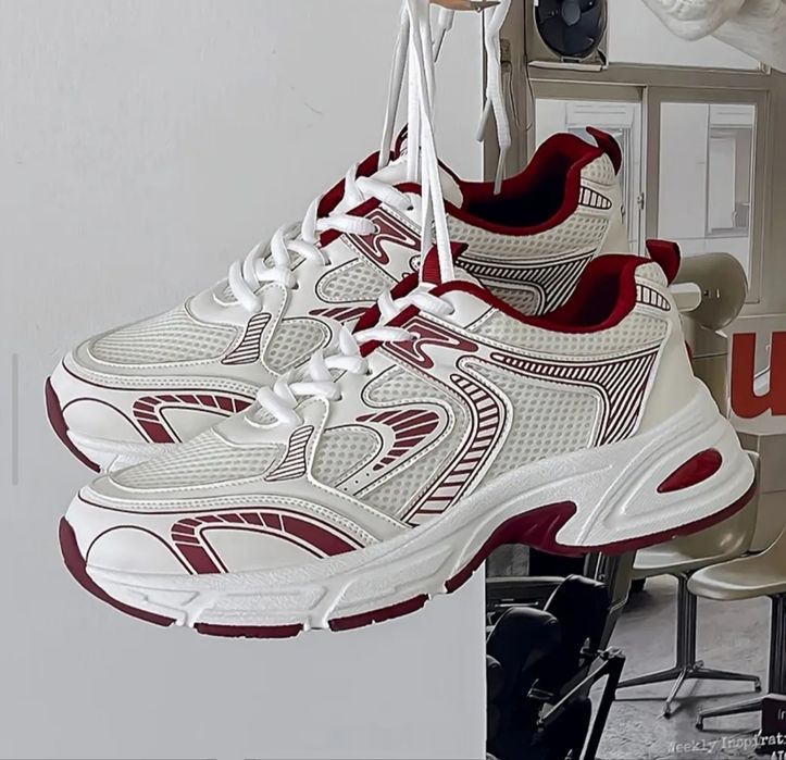 Красавки, красные кроссовки обувь,