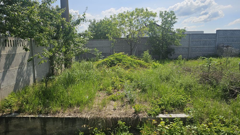 Vand teren In Comuna petrechioaia , sat surlari