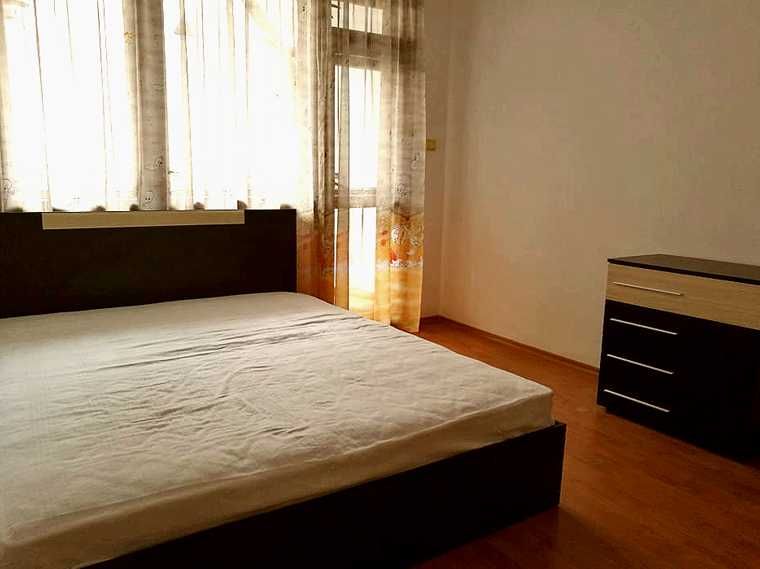 Дава се под наем Двустаен апартамент в Бургас, Център - 86 кв.м за 204 € - Снимка #3