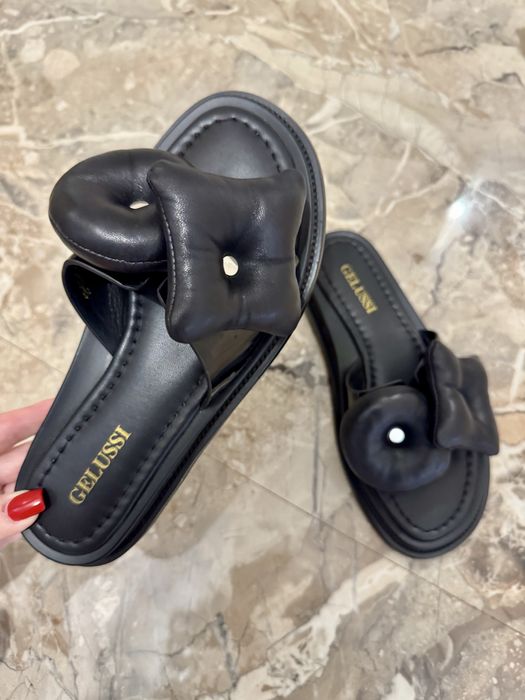 Продам шлепанцы натуральная кожа