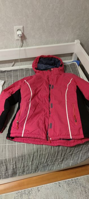 Зимняя лыжная куртка