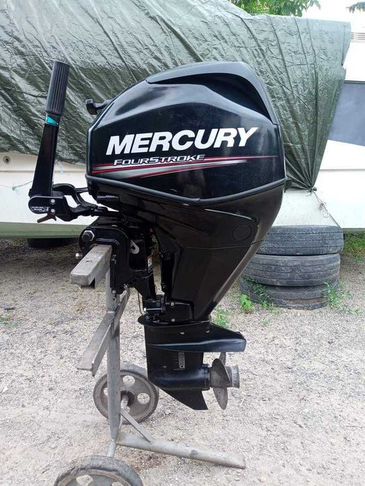 Vând motor barca Mercury 25cp