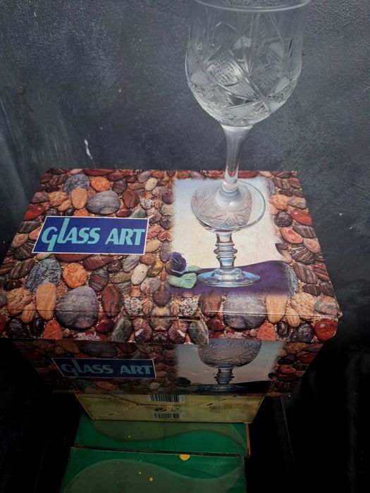 Кристални чаши за вино