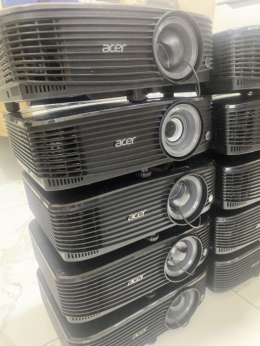 Acer проекторы в отличном состонии.
