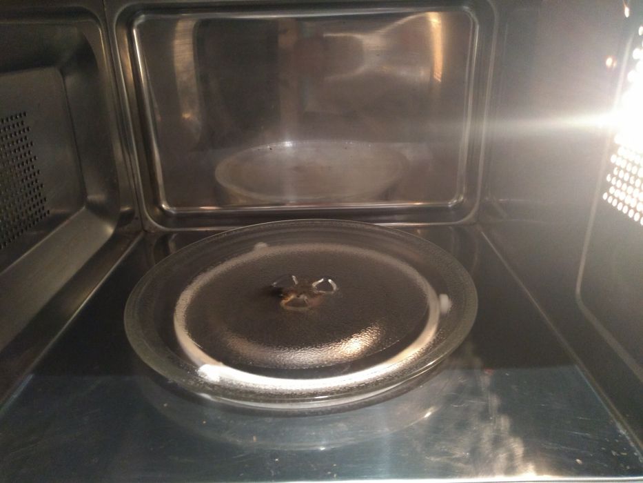 Микровълнова печка ,,Sang " за части .