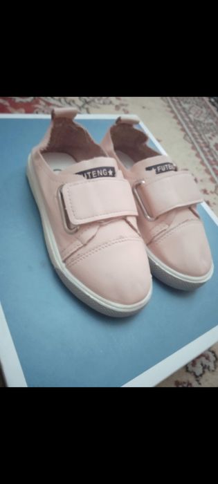 Детские обуви для девочек макаси, кеды...