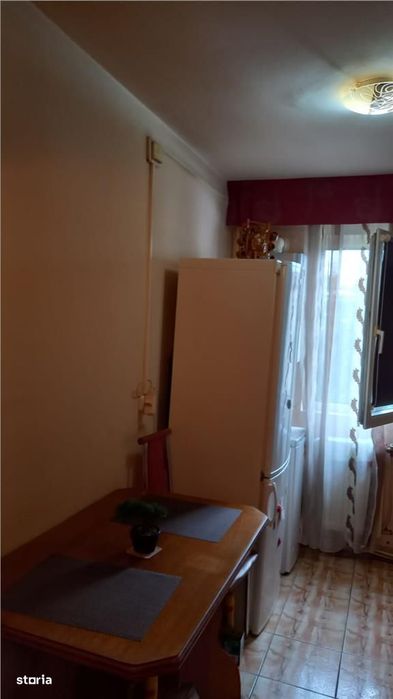 Apartament 2 camere semidecomandate,zona Cora