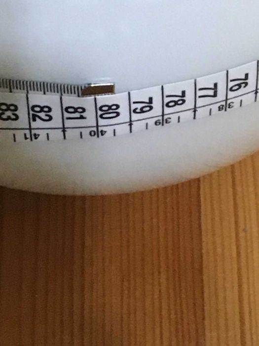 Глобуси от млечно стъкло