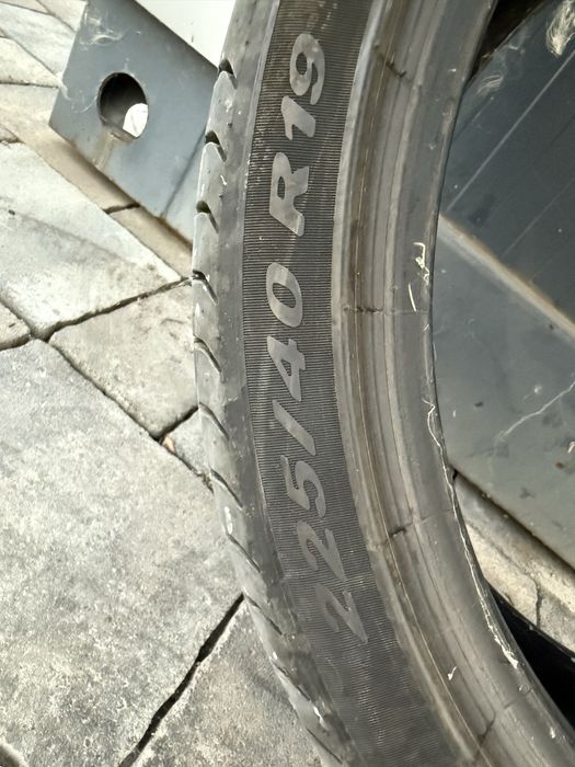 Pirrelli 225/40/19 много запазена лятна