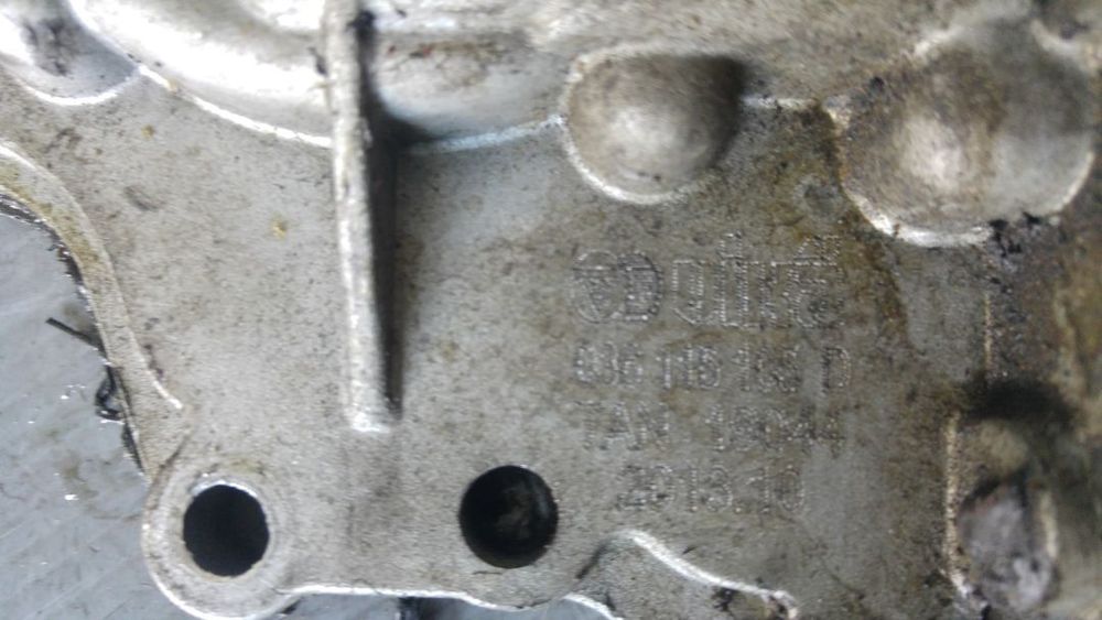 pompa ulei vw golf 4 1.4 b 036115105d