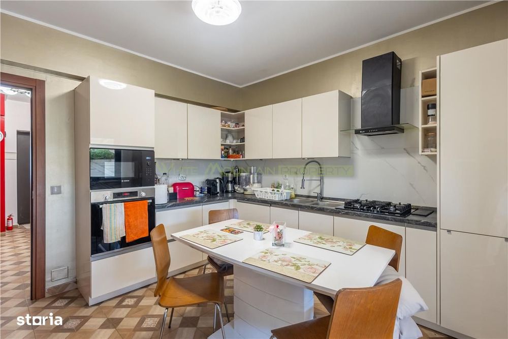 Vila superba 2018 5 camere, 5,4 Mw solar system, de vanzare, Buftea